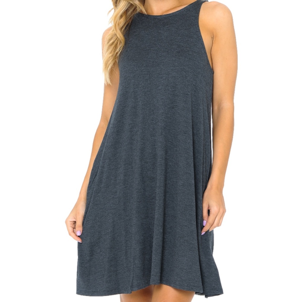 SLEEVELESS DRESS WITH POCKETS